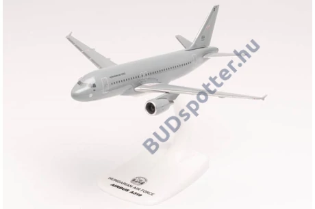 Airbus A319 HuAF 604