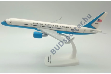 Boeing 757-200 USAF 90016