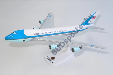 Boeing 747-200 28000