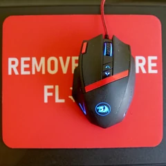 Remove before flight egérpad