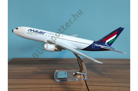 Boeing 767-200 Malév HA-LHB