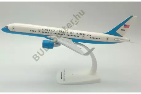 Boeing 757-200 USAF 90016