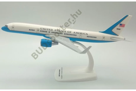 Boeing 757-200 USAF 90016