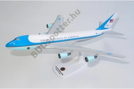 Boeing 747-200 28000