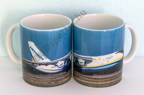 An-124 UR-82008